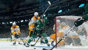 Stars win, Robertson gets 1st 100-point season in Dallas