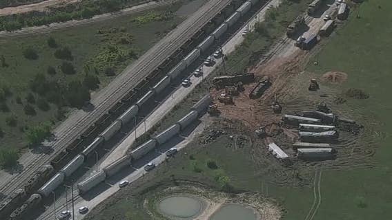 Wise County train crash and derailment injures 2