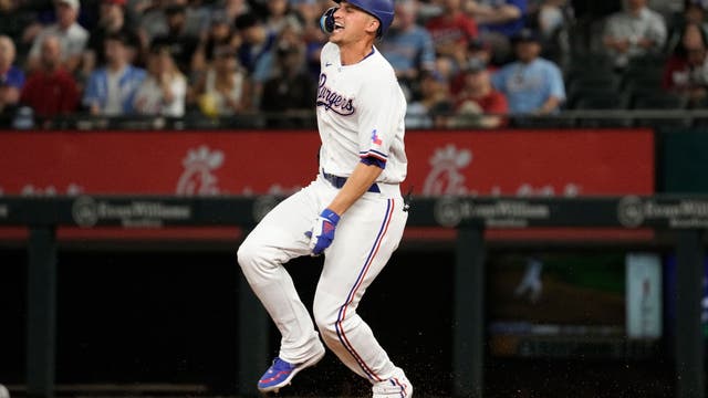 Rangers SS Seager out at least 4 weeks with hamstring strain