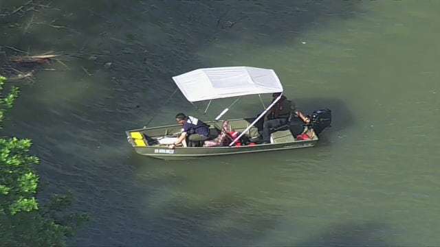 Dallas crews continue search for man believed to have drowned in Trinity River
