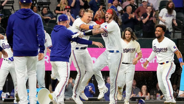 Heim HR in 10th gives Rangers win over KC after deGrom 9 Ks