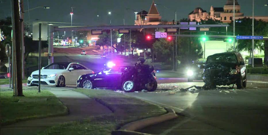 Early morning crash in Arlington leaves 1 dead