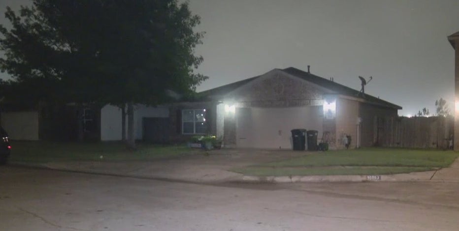 2 children hospitalized after lightning strike in Fort Worth