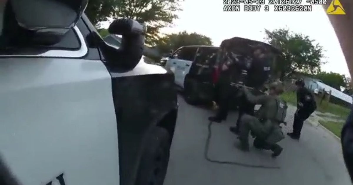 Fort Worth police shoot, kill armed man after SWAT standoff | FOX 4 ...