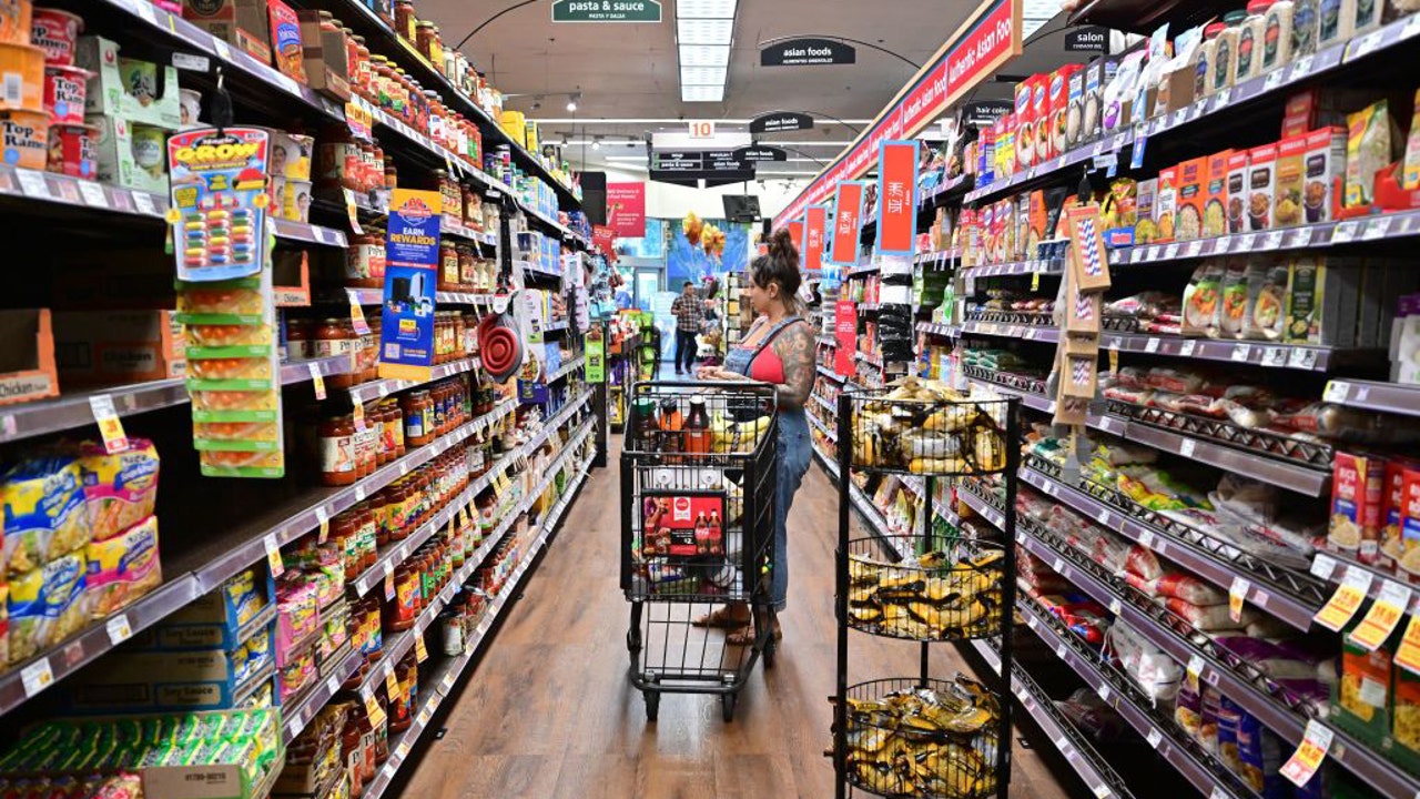 Dallas grocery stores open Christmas Eve 2024: Hours for Kroger, H-E-B