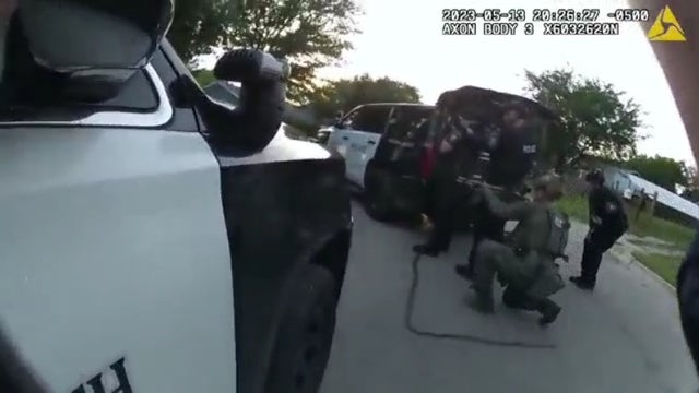 Fort Worth police shoot, kill armed man after SWAT standoff