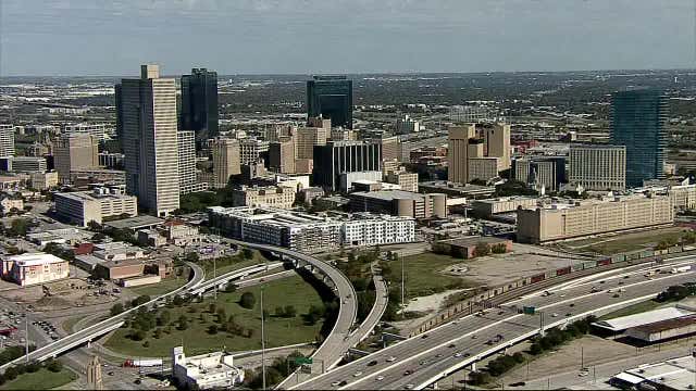 Fort Worth city leaders consider their own pay raise