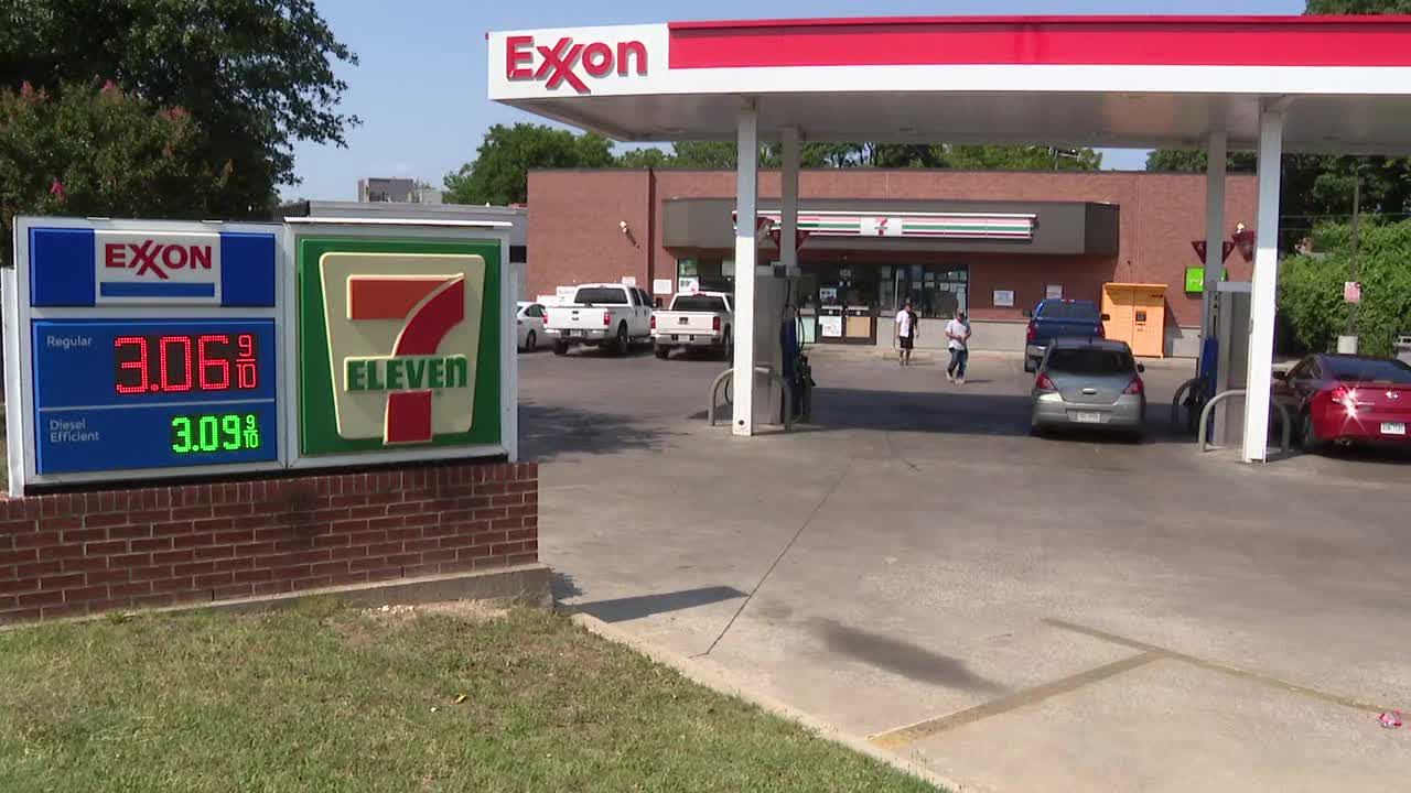 7-Eleven employee shot and killed during attempted robbery