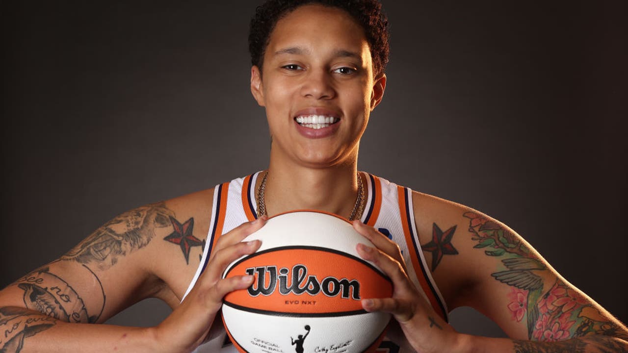 Baylor coach on Brittney Griner: 'I want to see her jersey in the