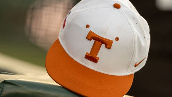 Stanford capitalizes on Texas blunder to advance to College World Series