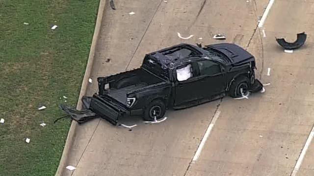 1 dead, 2 injured after Fort Worth police chase ends in crash