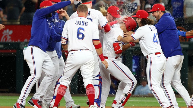 Rangers walk-off Cards 4-3, Semien hit streak to 24