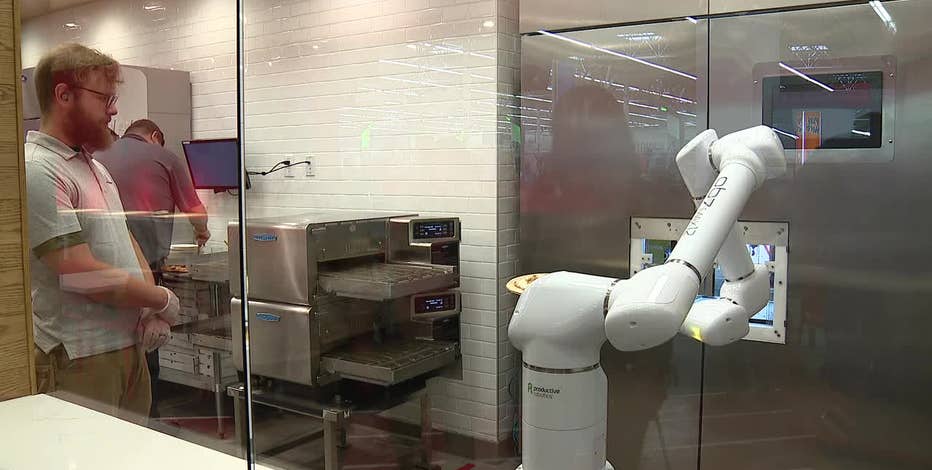 Robots making pizza in Frisco