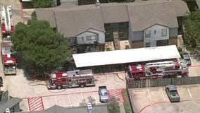 Irving firefighters battle apartment fire in triple-digit heat