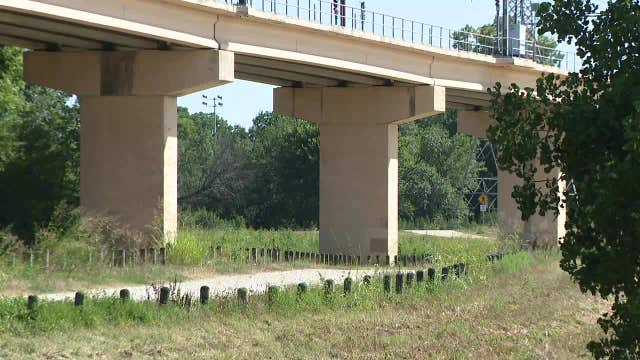 Dallas police investigating if deaths of 3 women found along Trinity River are related