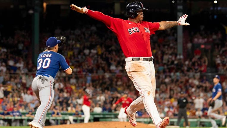 Red Sox burst out for 6 in the 7th, beat the AL West-leading