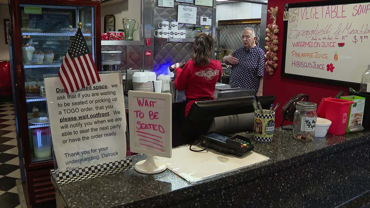Bartonville restaurant customer leaves almost $2,000 tip