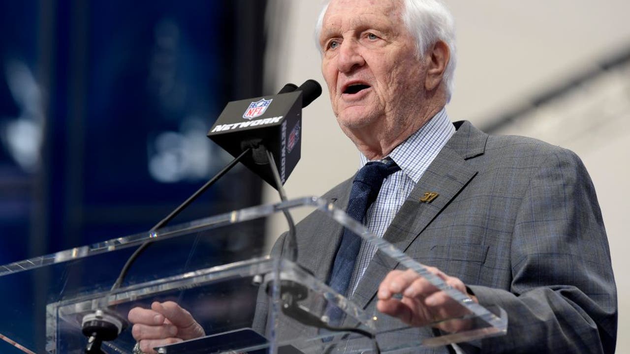 Gil Brandt, 91, Dies; Helped Make the Cowboys 'America's Team' - The New  York Times