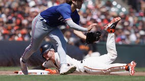 Bailey's 2-run homer in 10th gives Giants 3-2 win over Rangers