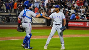 Lowe’s 2-run single in 9th lifts the Rangers over the Mets 4-3 for only 2nd victory in 11 games