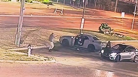 VIDEO: Dallas police officer gets in shootout with carjackers