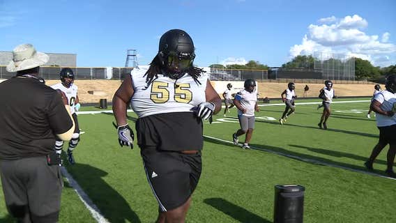 TCU's 455-pound offensive lineman from South Oak Cliff goes viral online