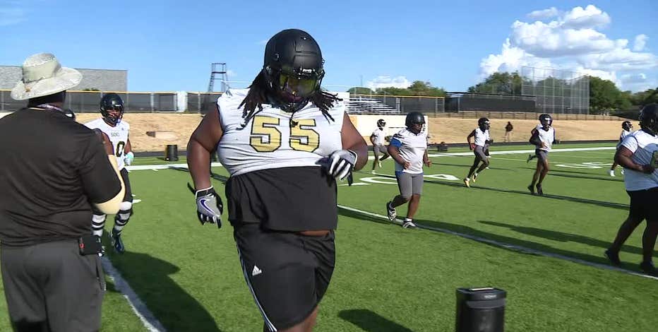 TCU's 455-pound offensive lineman from South Oak Cliff goes viral online
