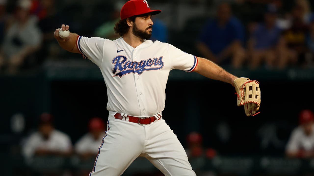 Astros hit 5 homers in 13-6 win over Rangers