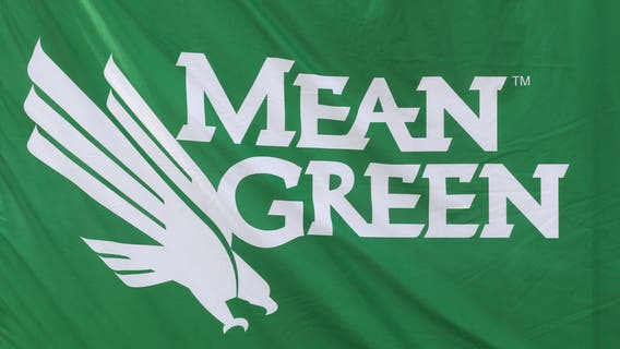 Chandler throws for 404 yards and 3 TDs, with field goal giving North Texas 45-42 win over UAB