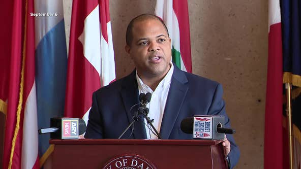 Dallas County Democrats call for now-Republican Mayor Eric Johnson to resign