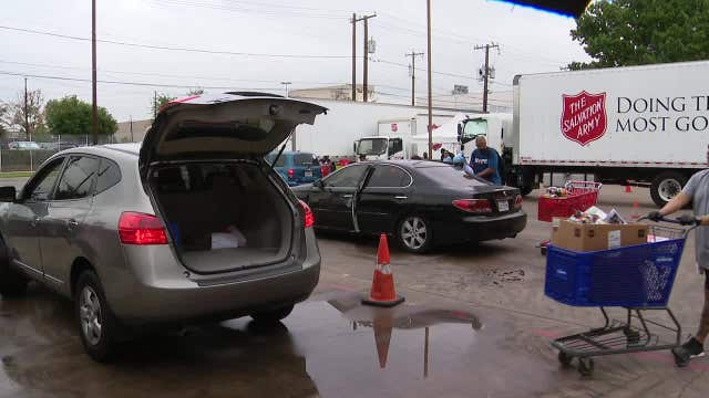 Salvation Army, NTFB hold mobile food pantry for North Texans in need