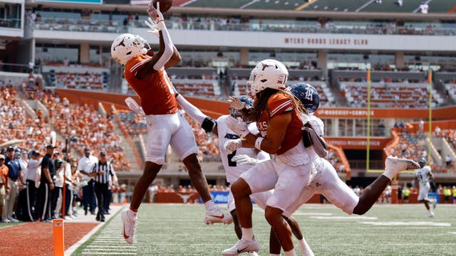 No. 11 Texas gets 37-10 season-opening win over Rice