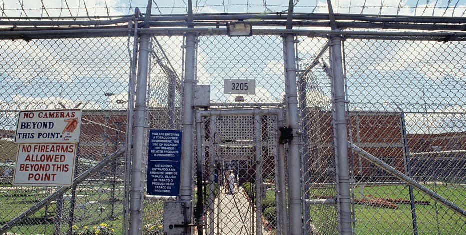 Former prisoners describe suffocating heat in Texas lockups as they plead for air conditioning