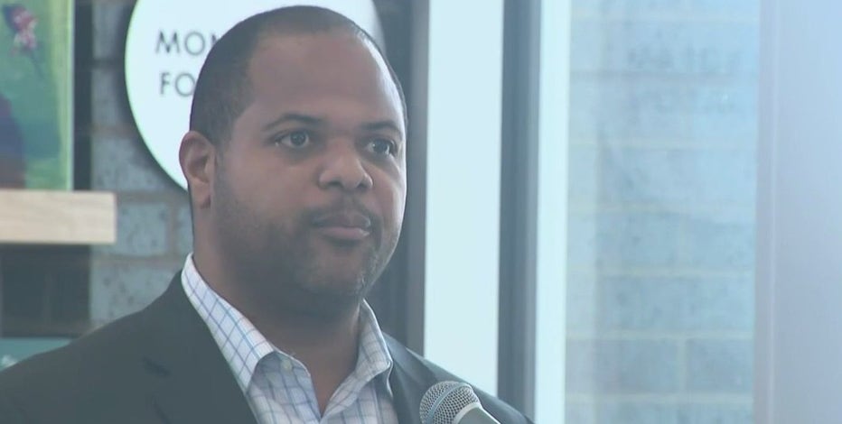 Dallas Mayor Eric Johnson denies plans to seek for higher office after switch to Republican Party