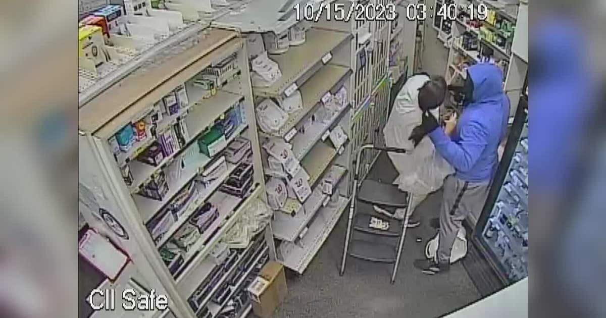 Armed robbers terrorize Lake Worth pharmacy workers, steal $5K in cash ...