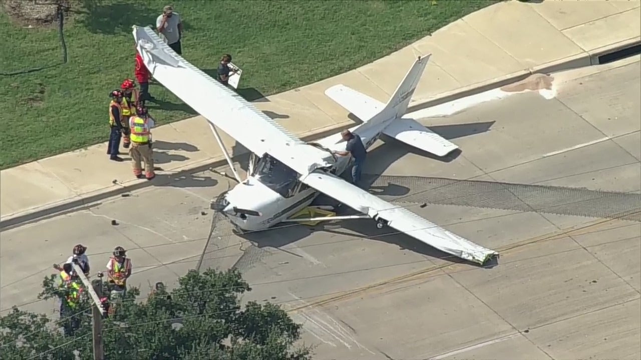 Video shows small plane make emergency landing near Arlington