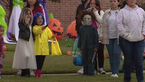 Halloween chill doesn't slow down North Texas trick-or-treaters