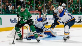 Stars edge Blues 2-1 in a shootout in the teams’ season opener