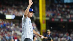 Texas Rangers great Ian Kinsler throws out first pitch wearing Team Israel jersey