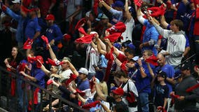 Ex-Rangers star Ian Kinsler wears Israel jersey for ALCS Game 3 first pitch