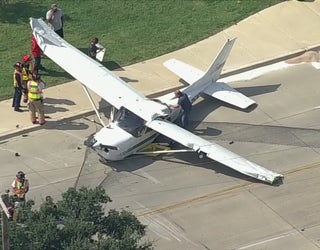 Video shows small plane make emergency landing near Arlington