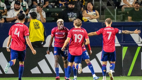 FC Dallas steamrolls Galaxy 4-1 to earn spot in postseason