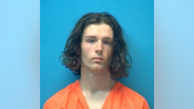 18-year-old wanted for shooting juvenile in face, Watauga police say
