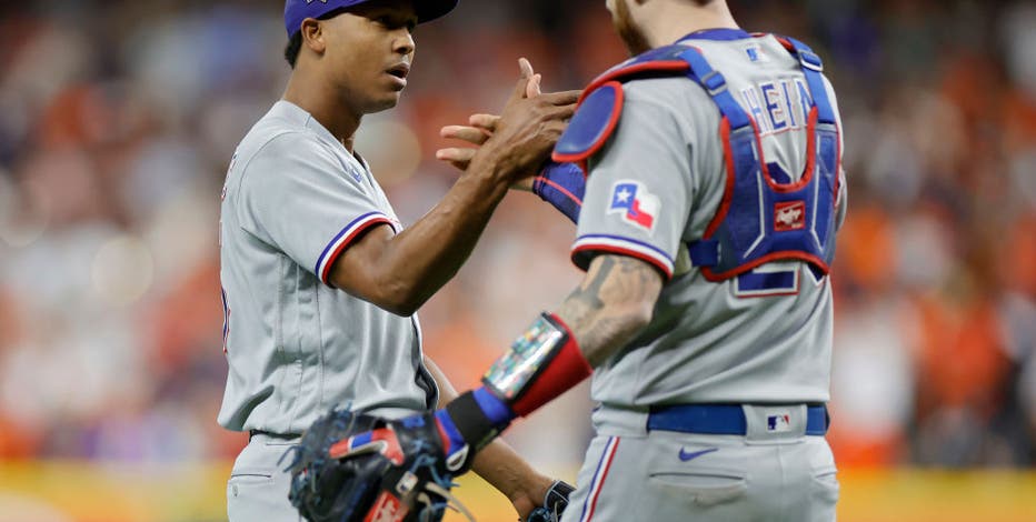 Ian Kinsler wears Team Israel jersey to throw out first pitch at Texas  Rangers playoff game