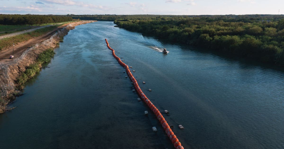 Texas must remove floating barrier in Rio Grande, court rules | FOX 4 ...