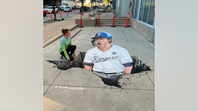 Corey Seager chalk art pops out of Dallas sidewalk