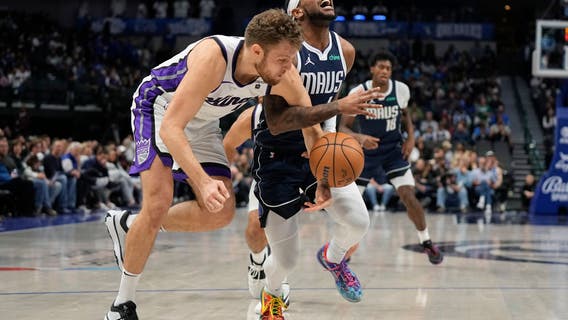 Sabonis, Fox lead Kings past Mavs 129-113 for 6th consecutive win