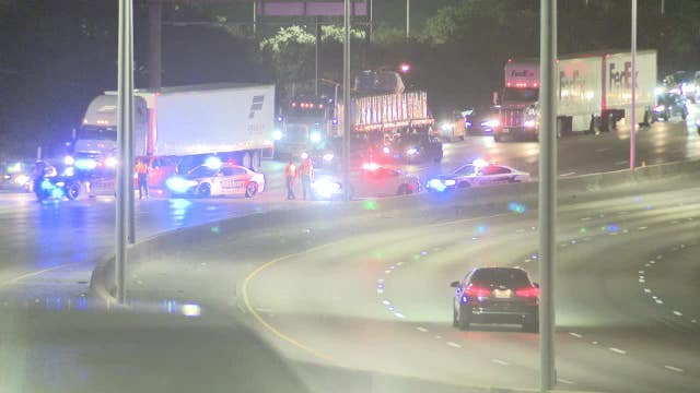 Dallas crash kills pedestrian on I-35