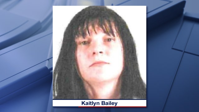 Tarrant County deputies searching for woman who allegedly committed murder in Rendon