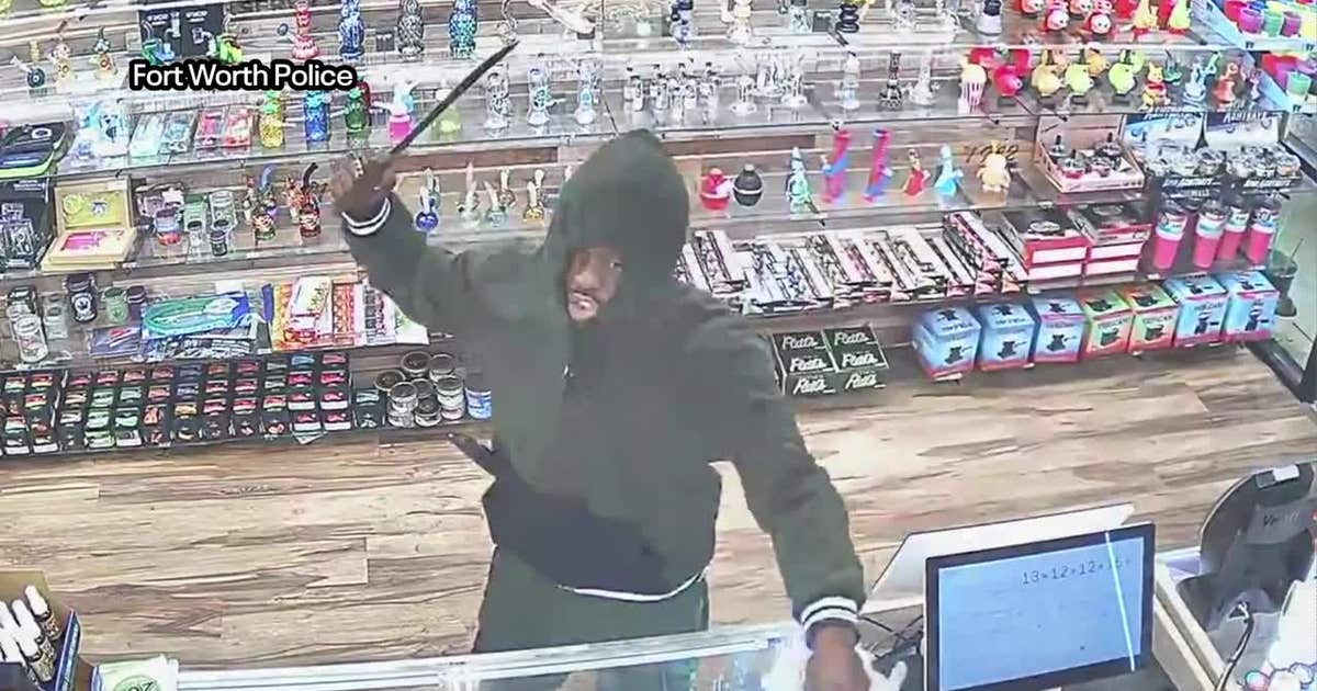 Fort Worth police searching for man who used machete in robbery | FOX 4 ...